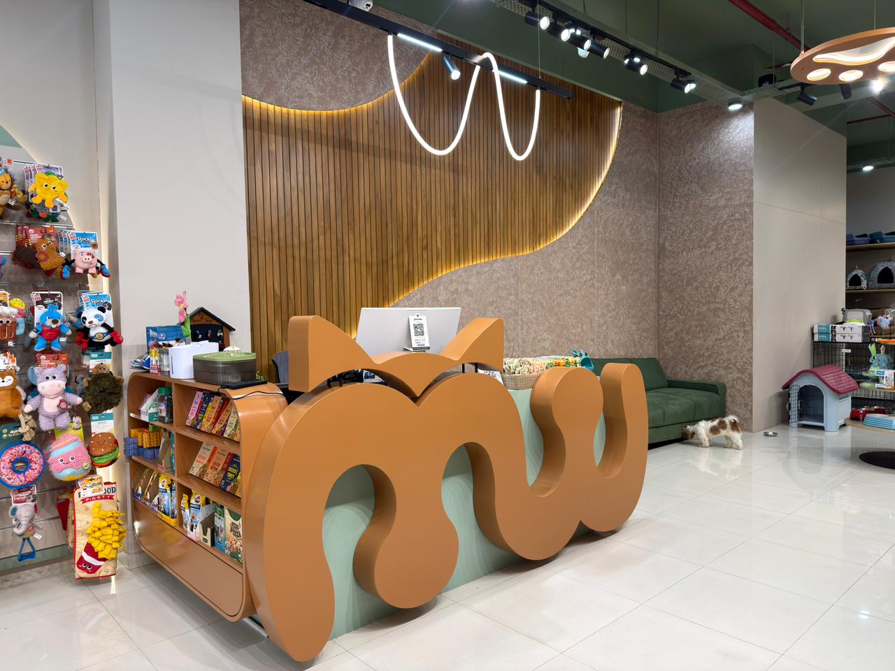 Inside Miou and Wuff Sindhubhavan Road store &mdash; photo 1